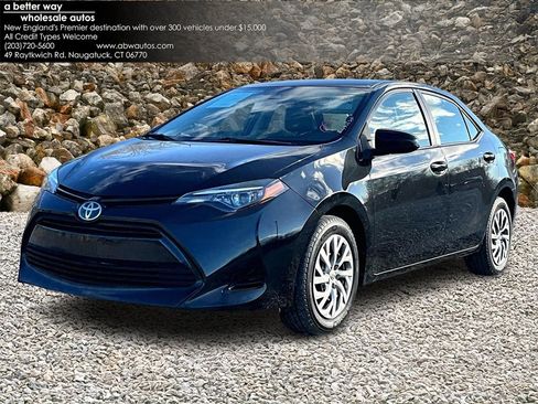 Used 2018 Toyota Corolla LE image 1