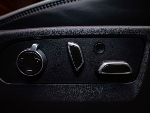 Used 2025 GMC Sierra 1500 Denali Ultimate image 28