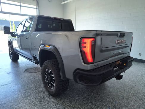 Used 2024 GMC Sierra 2500 AT4X AWD/4WD image 3