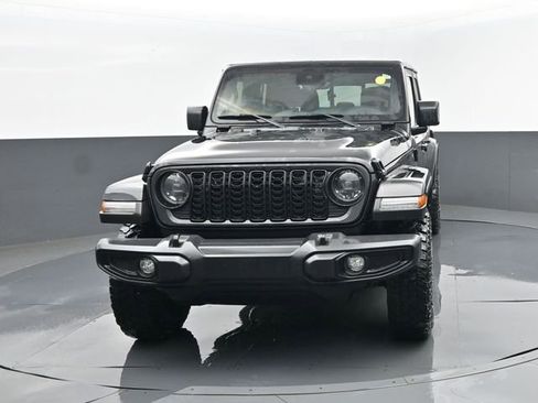 Used 2024 Jeep Gladiator Sport AWD/4WD image 23