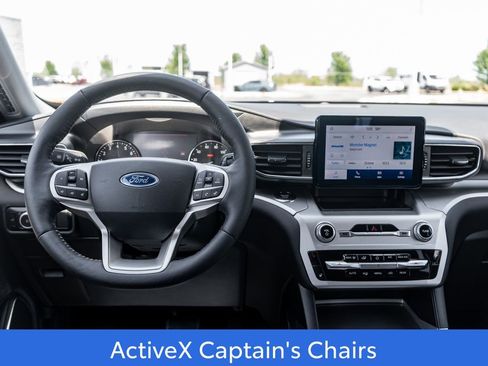 Used 2022 Ford Explorer XLT w/ Equipment Group 202A AWD/4WD image 17