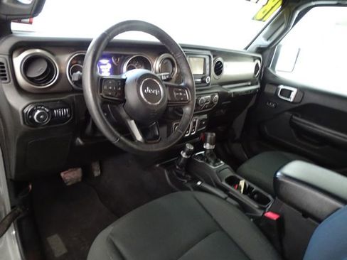 Used 2018 Jeep Wrangler Sport S image 4
