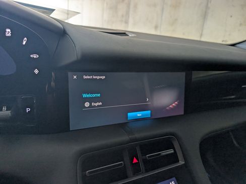 Used 2025 Porsche Taycan image 36