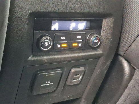 Certified 2023 Chevrolet Traverse High Country image 19