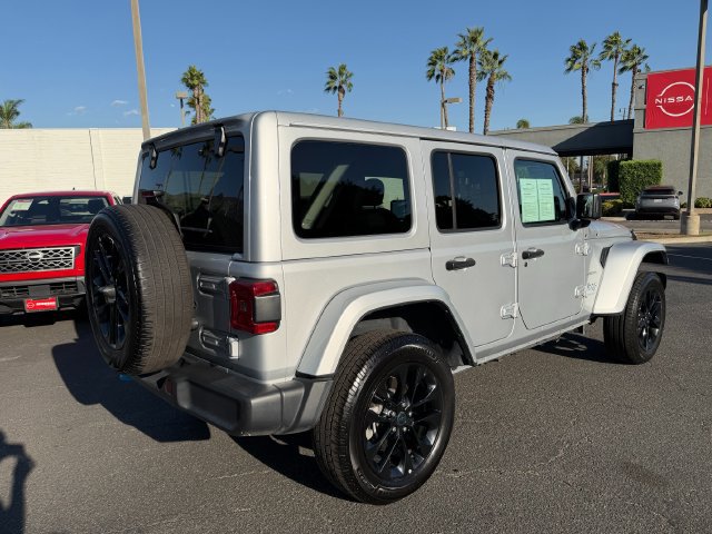 Used 2024 Jeep Wrangler Unlimited Sahara AWD/4WD image 8
