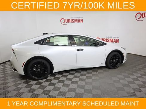 Used 2025 Toyota Prius AWD image 35