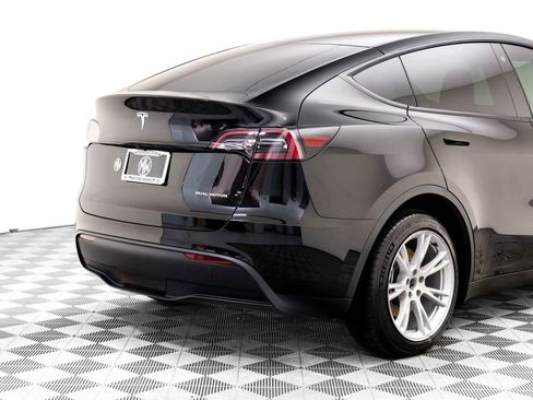 Used 2023 Tesla Model Y Long Range image 35