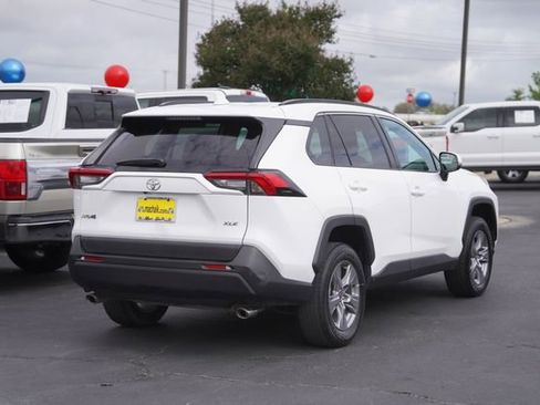 Used 2022 Toyota RAV4 XLE FWD image 6