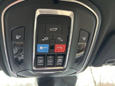 New 2025 Jeep Grand Cherokee Limited image 29