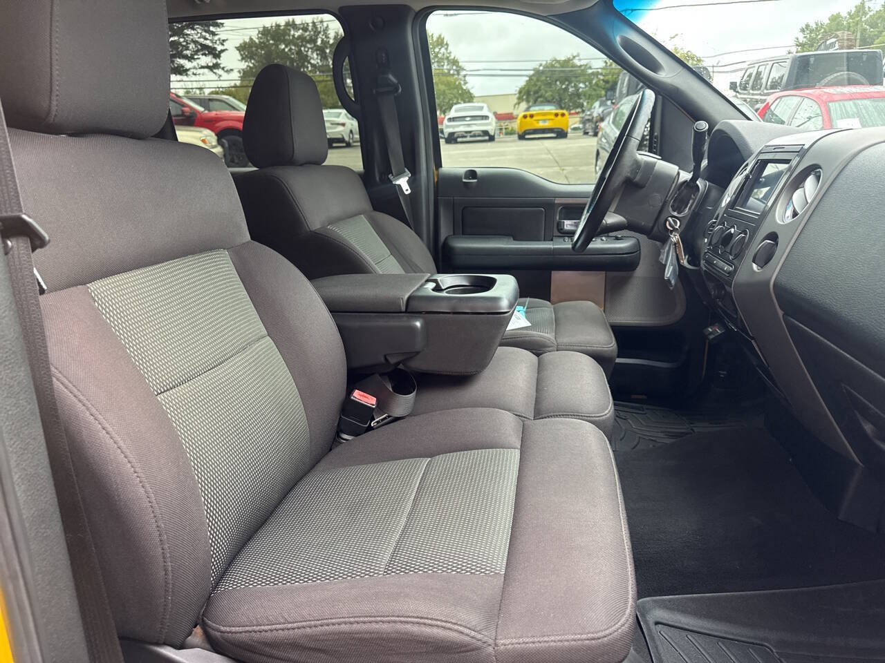Used 2004 Ford F150 XLT AWD/4WD image 9