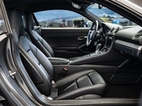 Used 2018 Porsche 718 Cayman S image 21
