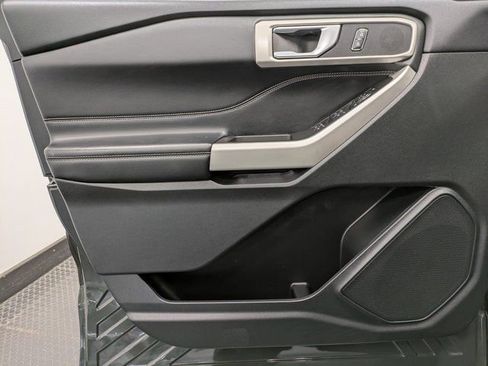 Certified 2023 Ford Explorer XLT w/ Class IV Trailer Tow Package image 8