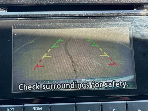 Used 2014 Nissan Rogue SV FWD image 15