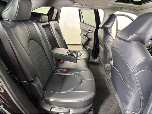 Used 2023 Toyota Highlander XLE image 31