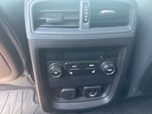 Used 2019 Buick Envision Premium w/ Driver Confidence Package image 18