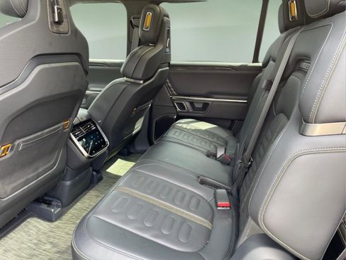 Used 2022 Rivian R1S Launch Edition AWD/4WD image 10