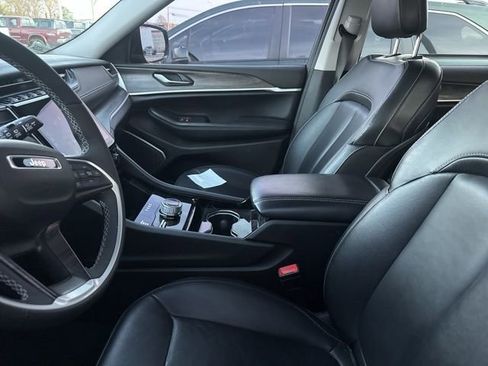 Used 2023 Jeep Grand Cherokee L Limited w/ Trailer Tow Group (B) image 3