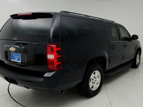 Used 2009 Chevrolet Suburban LS image 6