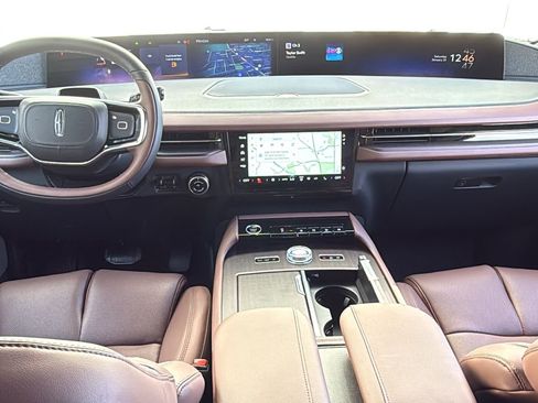 New 2026 Lincoln Navigator Reserve AWD/4WD image 20