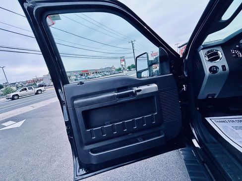 Used 2014 Ford F250 Lariat w/ Chrome Package image 20