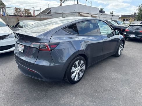 Used 2023 Tesla Model Y 2WD image 15
