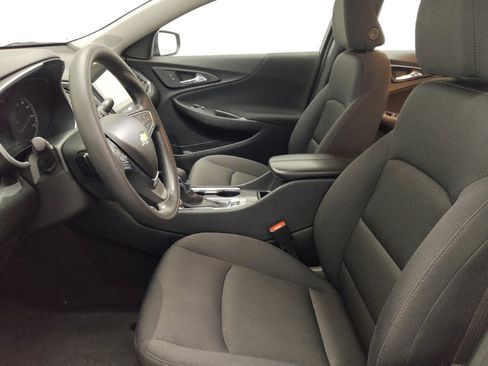 Used 2025 Chevrolet Malibu LT FWD image 17