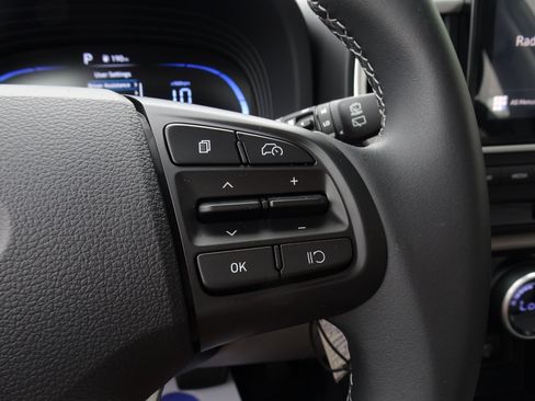 Used 2023 Hyundai Venue SEL FWD image 22