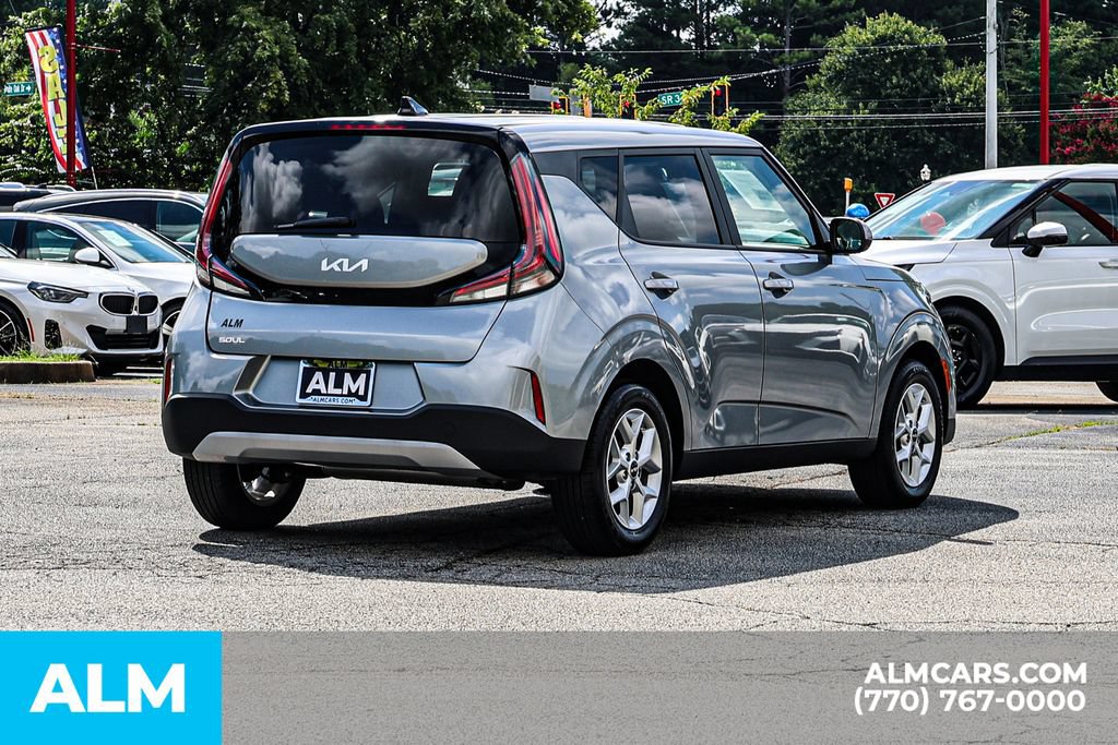 Used 2025 Kia Soul LX w/ LX Technology Package FWD image 5