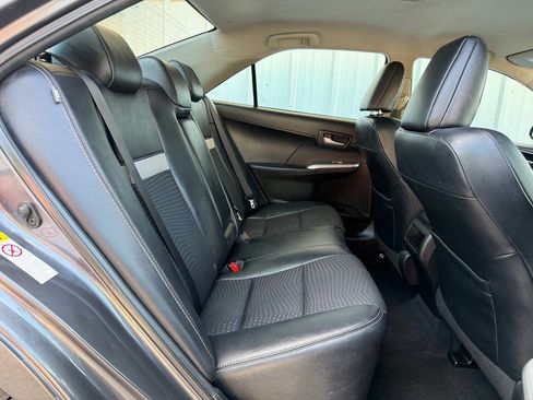 Used 2012 Toyota Camry SE FWD image 18