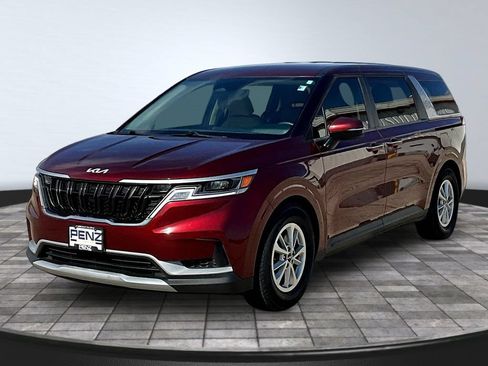 Used 2024 Kia Carnival LX FWD image 1