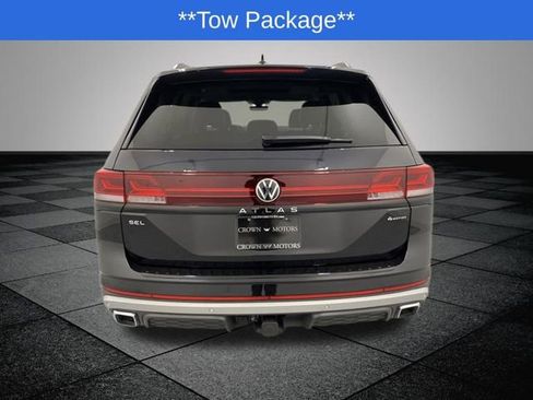 Certified 2024 Volkswagen Atlas Peak Edition SEL image 4