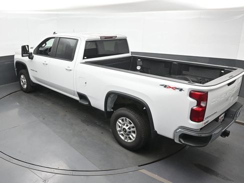 Used 2025 Chevrolet Silverado 2500 LT w/ Convenience Package AWD/4WD image 38