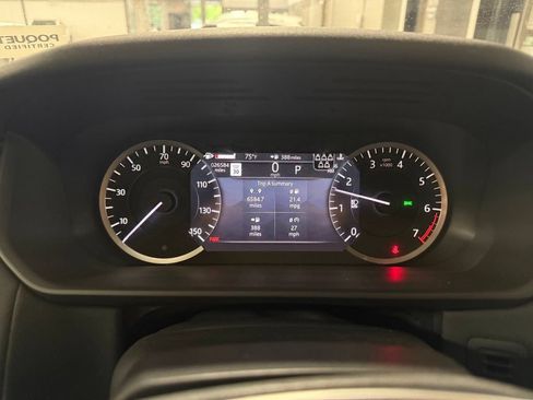 Used 2023 Land Rover Discovery S AWD/4WD image 10