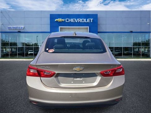 Used 2025 Chevrolet Malibu LT FWD image 3