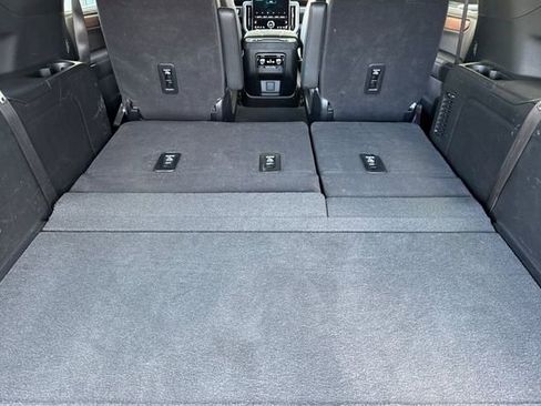 Used 2025 GMC Yukon XL Denali image 16