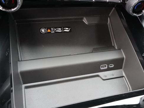 New 2026 Chevrolet Tahoe Premier w/ Sun And Tow Package AWD/4WD image 17