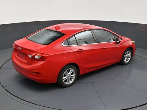 Used 2017 Chevrolet Cruze LT w/ Convenience Package FWD image 17