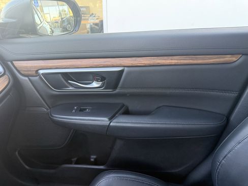 Used 2019 Honda CR-V Touring image 17