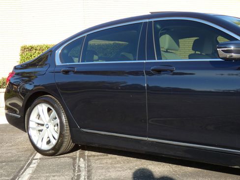 Used 2016 BMW 750i xDrive image 7