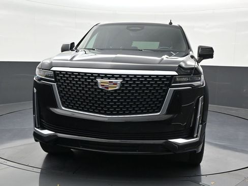 Used 2023 Cadillac Escalade Premium Luxury RWD image 9