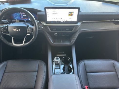 Used 2025 Ford Explorer Platinum w/ LUX Leather Package AWD/4WD image 16