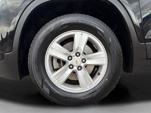 Used 2019 Chevrolet Trax LT w/ LT Convenience Package AWD/4WD image 24