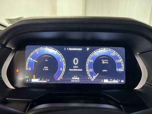 Used 2024 Jeep Grand Cherokee Limited w/ Black Appearance Package image 12