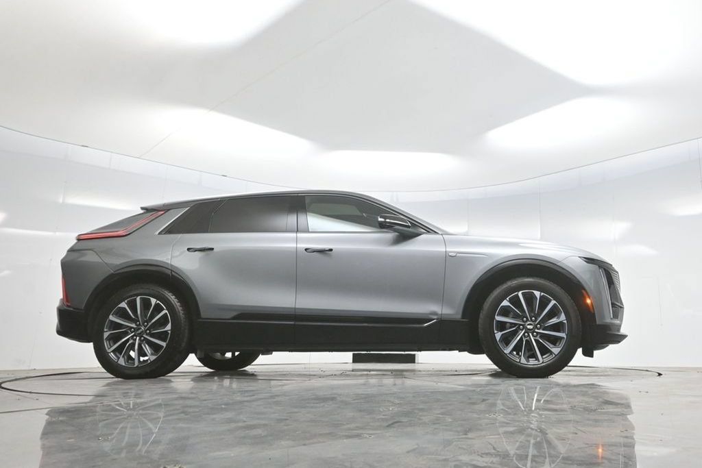 Used 2024 Cadillac Lyriq Sport RWD image 59