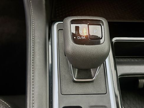 Used 2025 Nissan Pathfinder SV FWD image 24