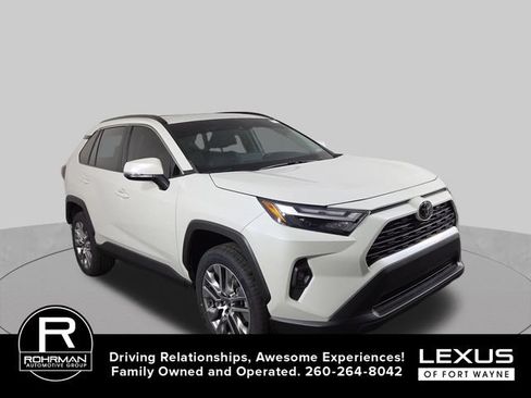 Used 2022 Toyota RAV4 XLE Premium AWD/4WD image 5