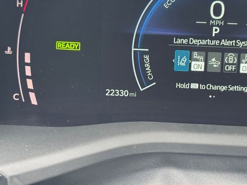 Used 2025 Toyota Camry LE image 40