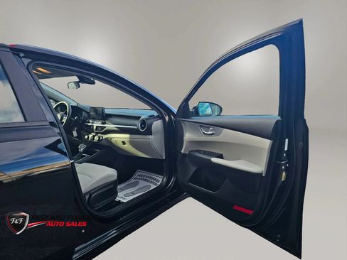 Used 2023 Kia Forte LXS FWD image 11