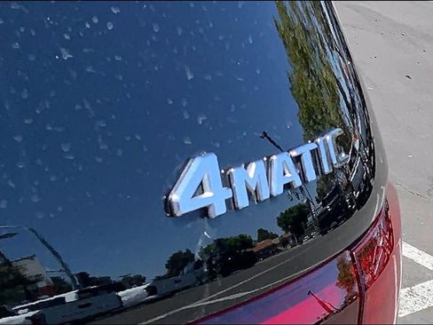 Used 2021 Mercedes-Benz GLB 250 4MATIC image 9