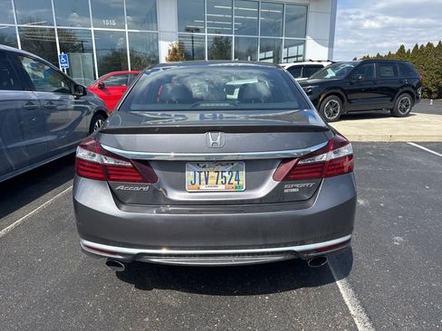 Used 2017 Honda Accord Sport image 3